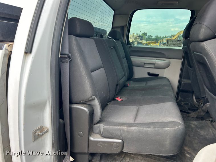 image for item DO6483 2014 Chevrolet  Silverado 2500HD Crew Cab pickup truck