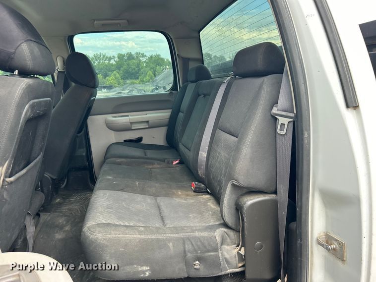 image for item DO6483 2014 Chevrolet  Silverado 2500HD Crew Cab pickup truck