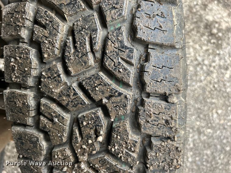 image for item DO6483 2014 Chevrolet  Silverado 2500HD Crew Cab pickup truck