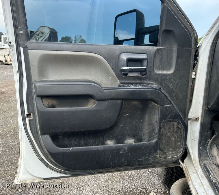 image for item DO6485 2016 Chevrolet Silverado 2500HD Crew Cab pickup truck