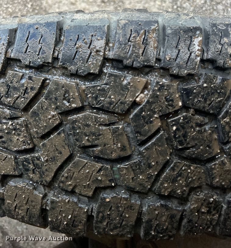 image for item DO6485 2016 Chevrolet Silverado 2500HD Crew Cab pickup truck