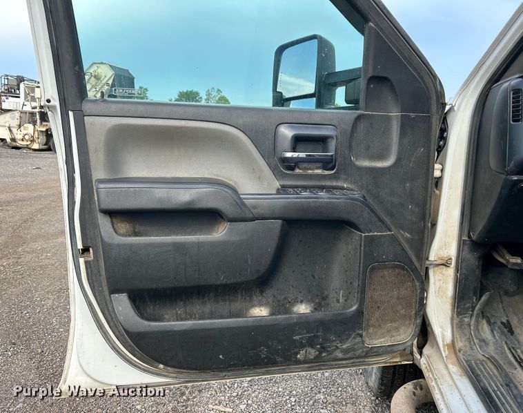 image for item DO6486 2016 Chevrolet Silverado 2500HD Crew Cab pickup truck