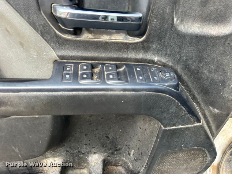 image for item DO6486 2016 Chevrolet Silverado 2500HD Crew Cab pickup truck