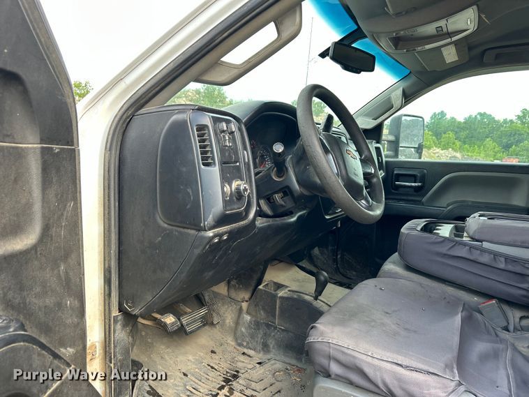 image for item DO6486 2016 Chevrolet Silverado 2500HD Crew Cab pickup truck