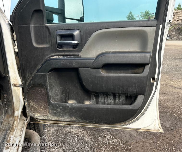 image for item DO6486 2016 Chevrolet Silverado 2500HD Crew Cab pickup truck