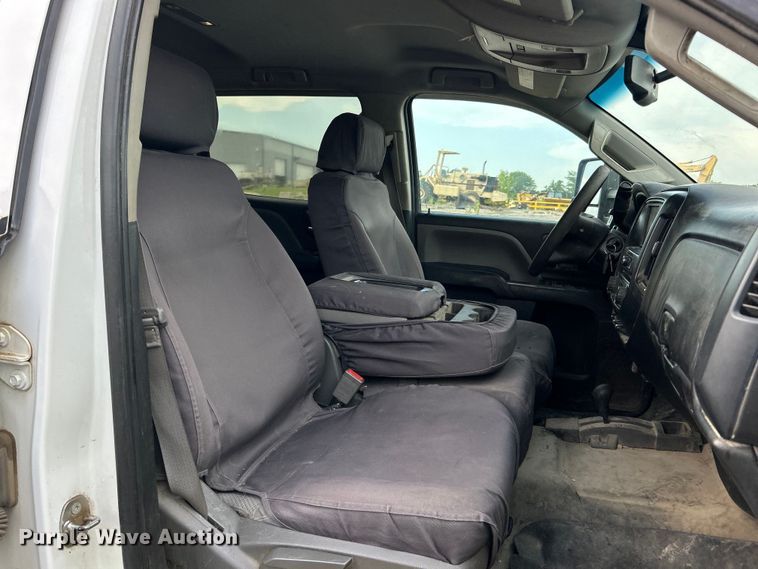 image for item DO6486 2016 Chevrolet Silverado 2500HD Crew Cab pickup truck