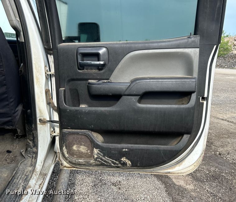 image for item DO6486 2016 Chevrolet Silverado 2500HD Crew Cab pickup truck