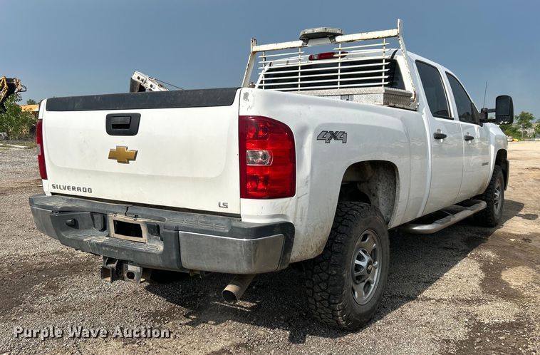 image for item DO6487 2013 Chevrolet Silverado 2500HD  Crew Cab pickup truck