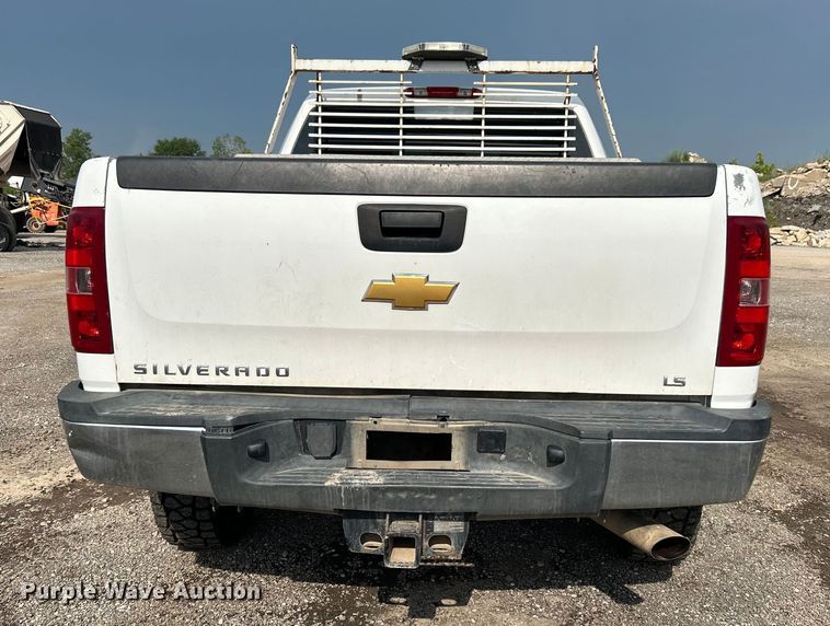 image for item DO6487 2013 Chevrolet Silverado 2500HD  Crew Cab pickup truck
