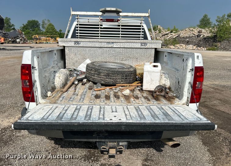 image for item DO6487 2013 Chevrolet Silverado 2500HD  Crew Cab pickup truck