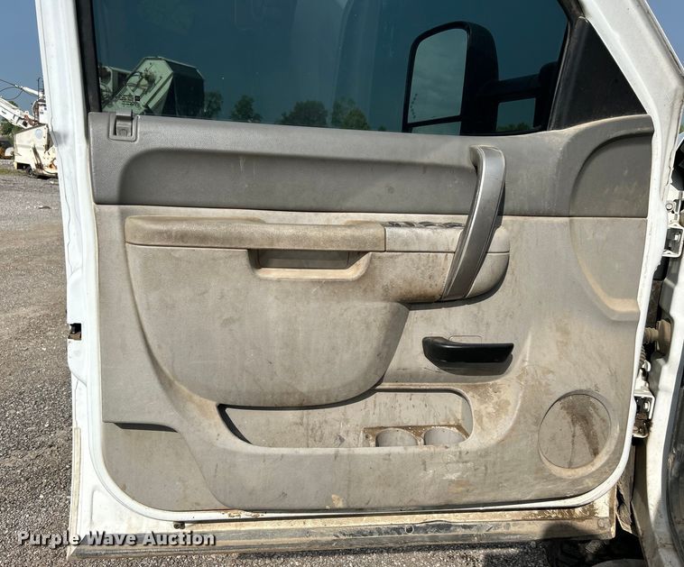 image for item DO6487 2013 Chevrolet Silverado 2500HD  Crew Cab pickup truck