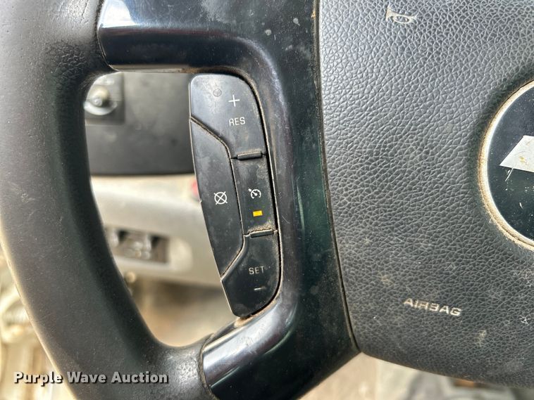 image for item DO6487 2013 Chevrolet Silverado 2500HD  Crew Cab pickup truck