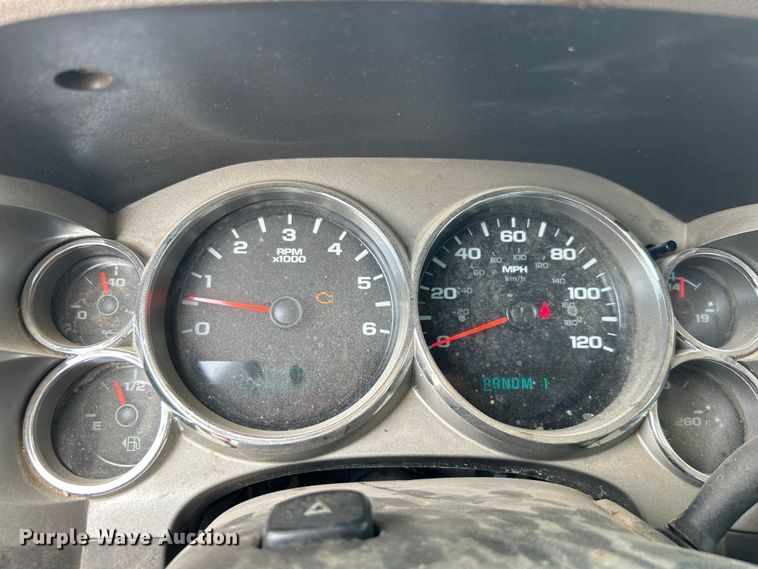 image for item DO6487 2013 Chevrolet Silverado 2500HD  Crew Cab pickup truck