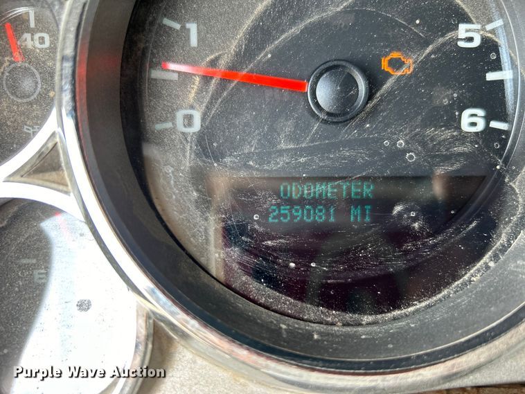 image for item DO6487 2013 Chevrolet Silverado 2500HD  Crew Cab pickup truck