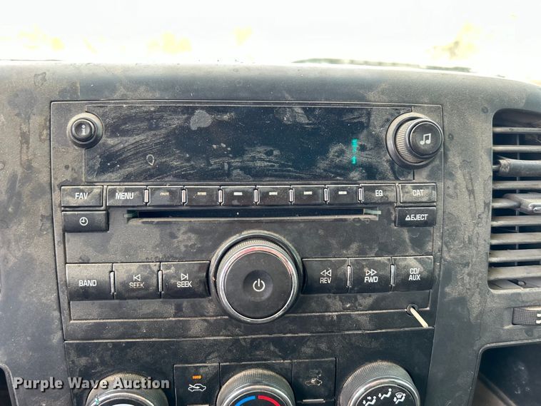 image for item DO6487 2013 Chevrolet Silverado 2500HD  Crew Cab pickup truck