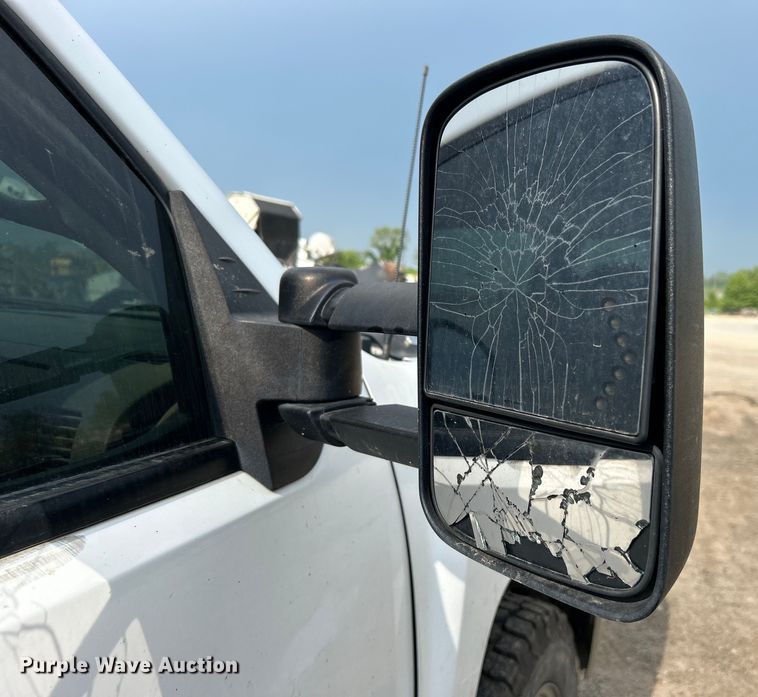 image for item DO6487 2013 Chevrolet Silverado 2500HD  Crew Cab pickup truck