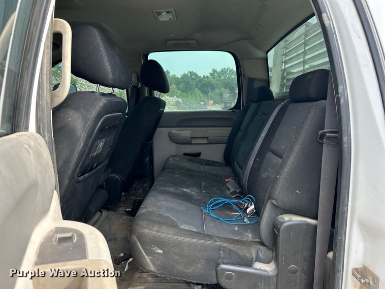 image for item DO6487 2013 Chevrolet Silverado 2500HD  Crew Cab pickup truck