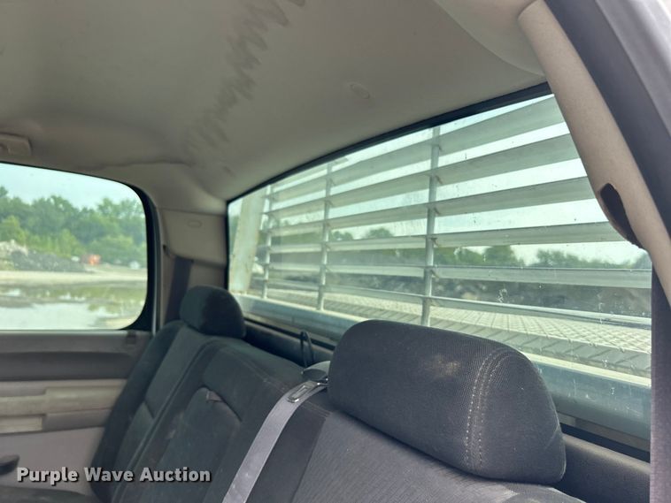 image for item DO6487 2013 Chevrolet Silverado 2500HD  Crew Cab pickup truck