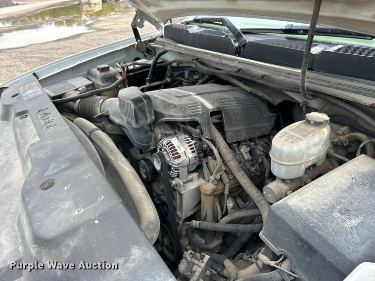 image for item DO6487 2013 Chevrolet Silverado 2500HD  Crew Cab pickup truck