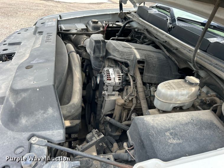 image for item DO6487 2013 Chevrolet Silverado 2500HD  Crew Cab pickup truck