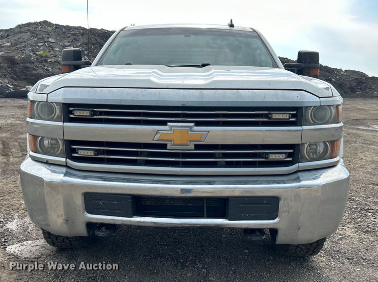 image for item DO6488 2016 Chevrolet Silverado 2500HD Crew Cab pickup truck