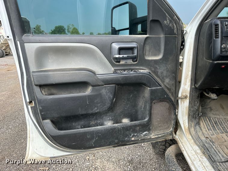 image for item DO6488 2016 Chevrolet Silverado 2500HD Crew Cab pickup truck