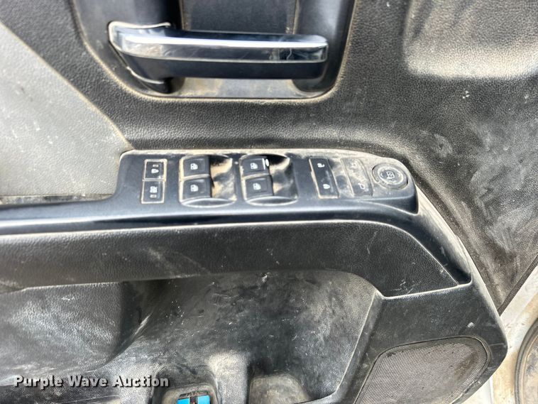 image for item DO6488 2016 Chevrolet Silverado 2500HD Crew Cab pickup truck