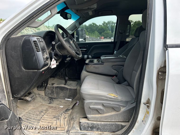 image for item DO6488 2016 Chevrolet Silverado 2500HD Crew Cab pickup truck