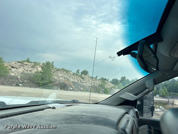 image for item DO6488 2016 Chevrolet Silverado 2500HD Crew Cab pickup truck