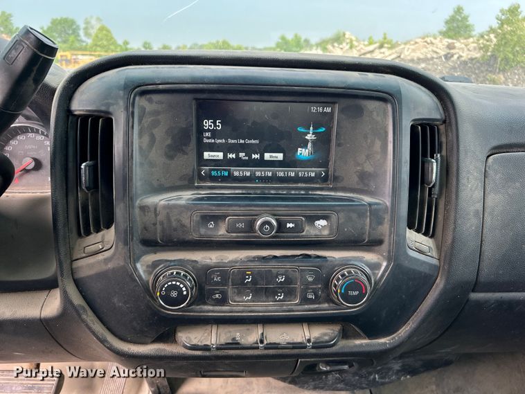 image for item DO6488 2016 Chevrolet Silverado 2500HD Crew Cab pickup truck