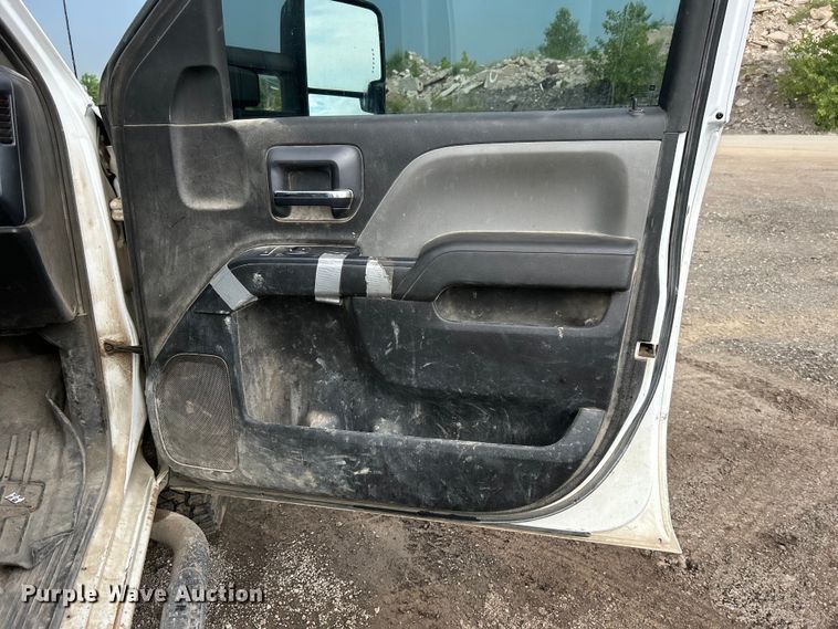 image for item DO6488 2016 Chevrolet Silverado 2500HD Crew Cab pickup truck