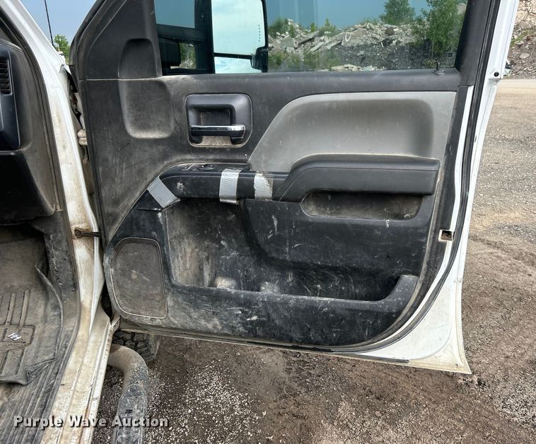 image for item DO6488 2016 Chevrolet Silverado 2500HD Crew Cab pickup truck