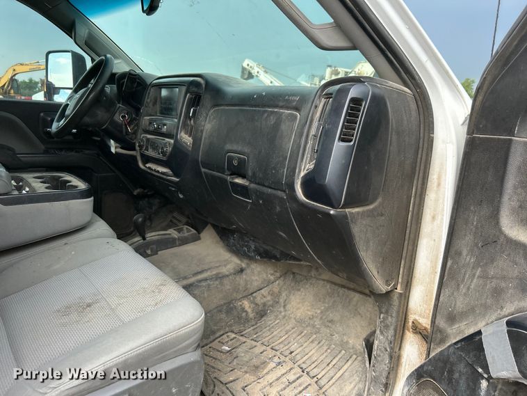 image for item DO6488 2016 Chevrolet Silverado 2500HD Crew Cab pickup truck