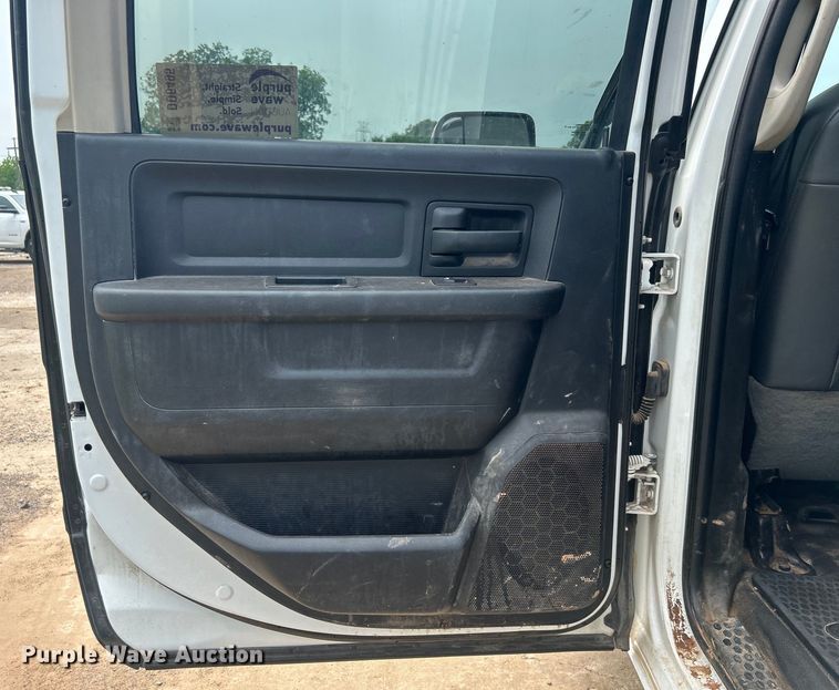 image for item DO6495 2018 Dodge Ram 2500HD Crew Cab pickup truck