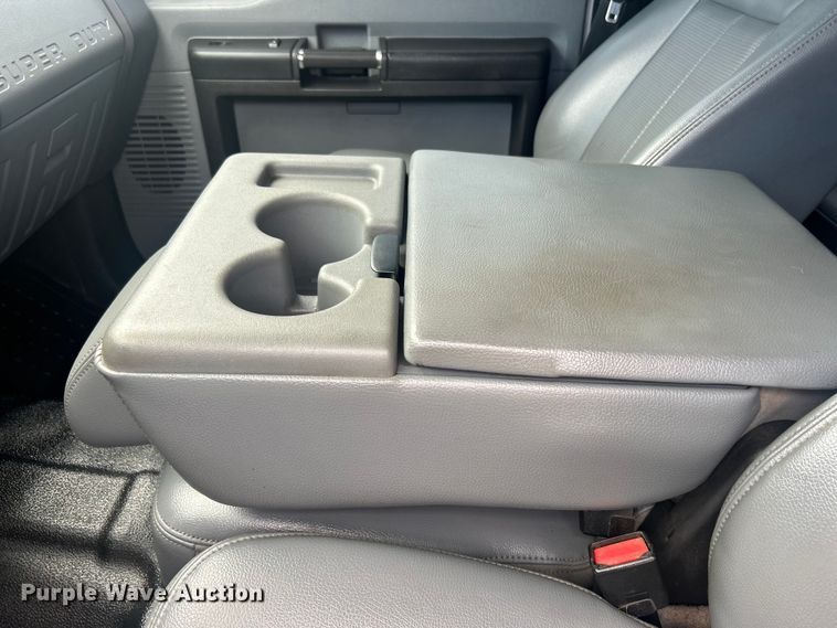 image for item DO6500 2014 Ford F250 Super Duty  Crew Cab pickup truck