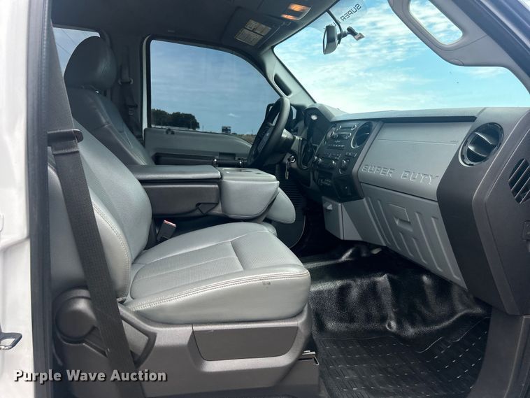 image for item DO6500 2014 Ford F250 Super Duty  Crew Cab pickup truck