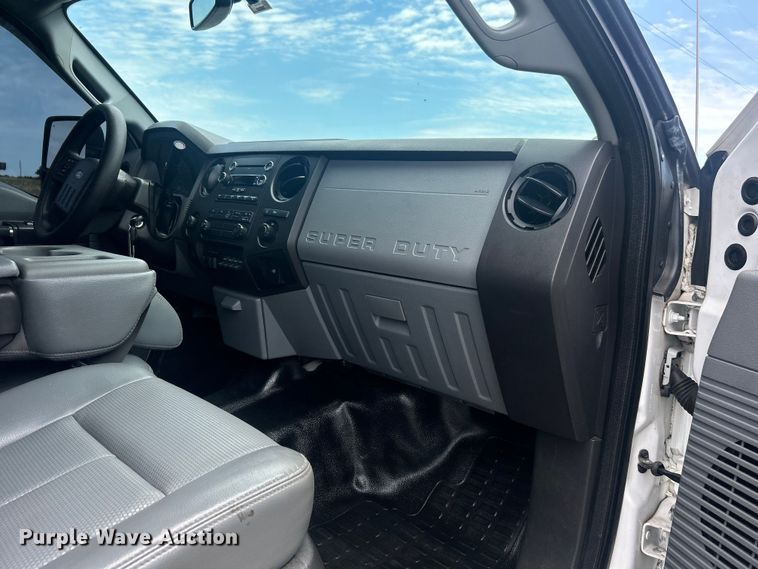 image for item DO6500 2014 Ford F250 Super Duty  Crew Cab pickup truck