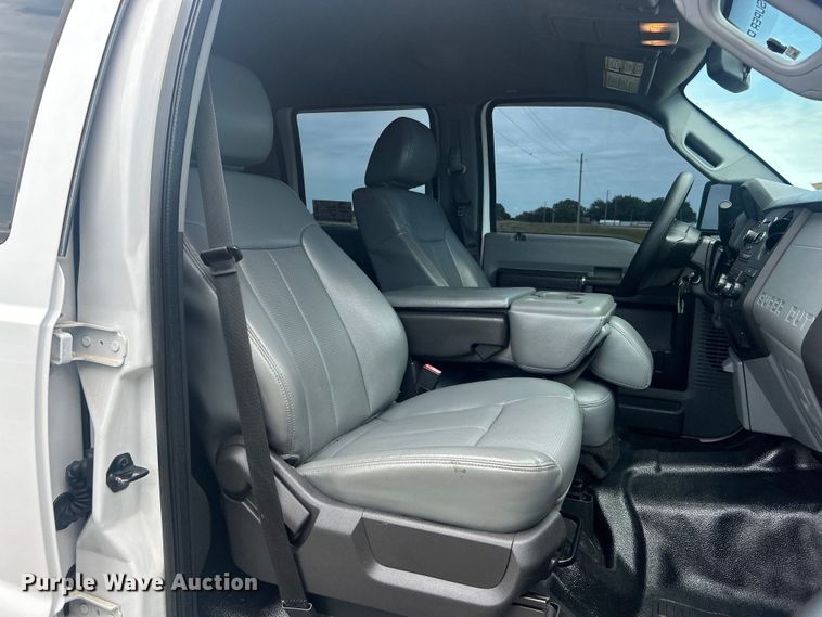 image for item DO6500 2014 Ford F250 Super Duty  Crew Cab pickup truck