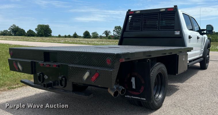 image for item DO6501 2017 Ford F550 Super Duty flatbed truck