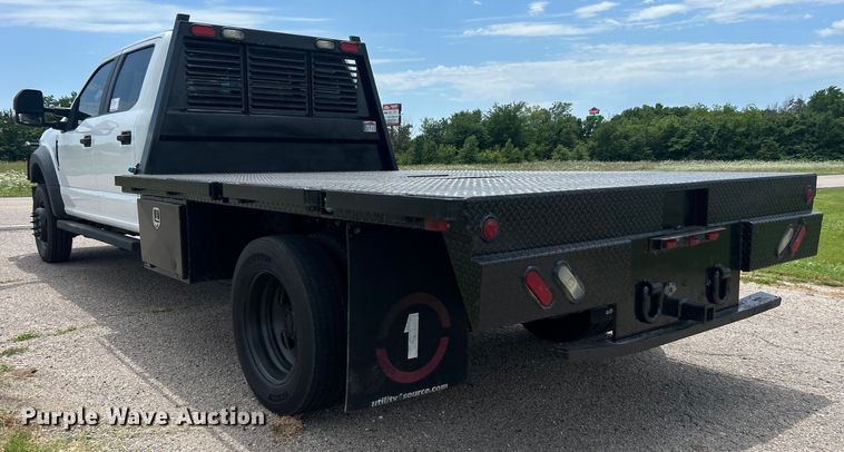 image for item DO6501 2017 Ford F550 Super Duty flatbed truck