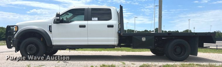 image for item DO6501 2017 Ford F550 Super Duty flatbed truck