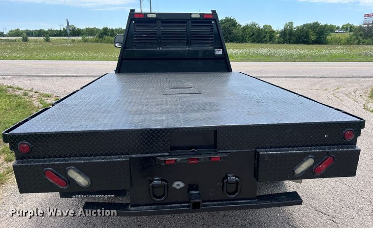 image for item DO6501 2017 Ford F550 Super Duty flatbed truck