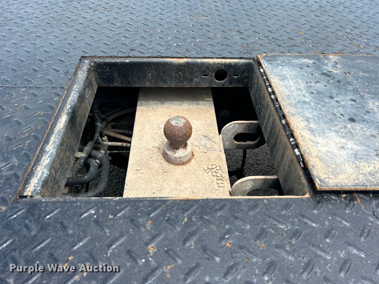 image for item DO6501 2017 Ford F550 Super Duty flatbed truck