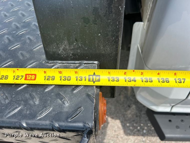 image for item DO6501 2017 Ford F550 Super Duty flatbed truck