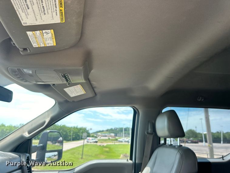 image for item DO6501 2017 Ford F550 Super Duty flatbed truck