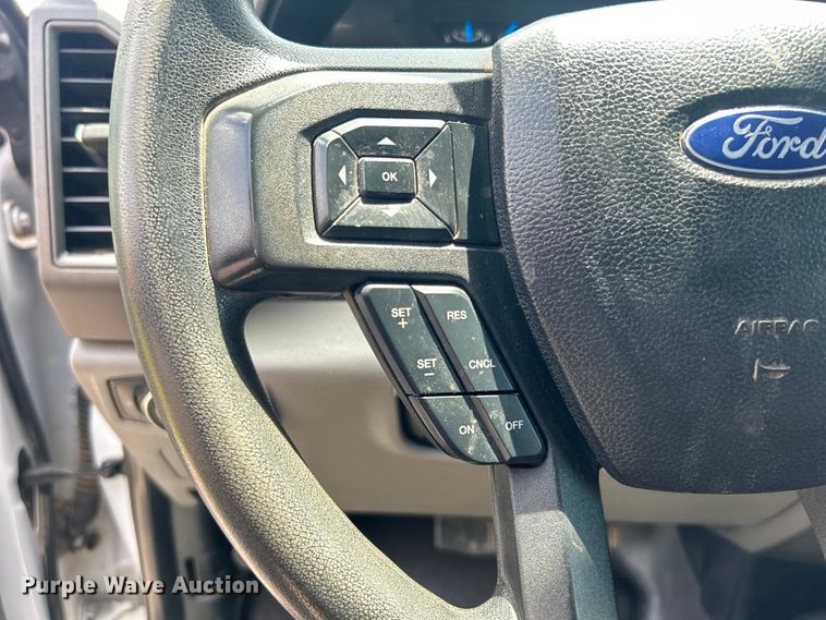 image for item DO6501 2017 Ford F550 Super Duty flatbed truck