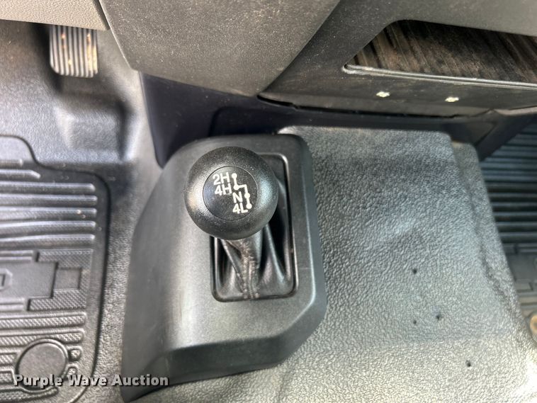 image for item DO6501 2017 Ford F550 Super Duty flatbed truck