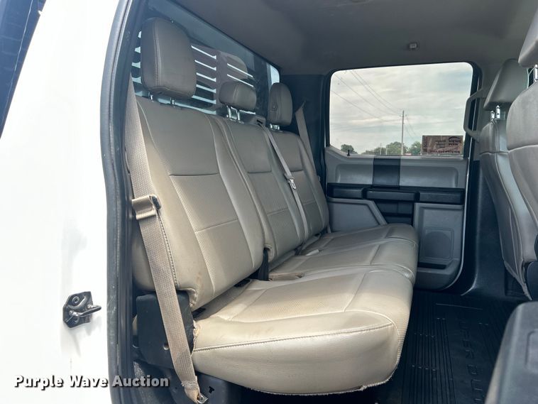 image for item DO6501 2017 Ford F550 Super Duty flatbed truck