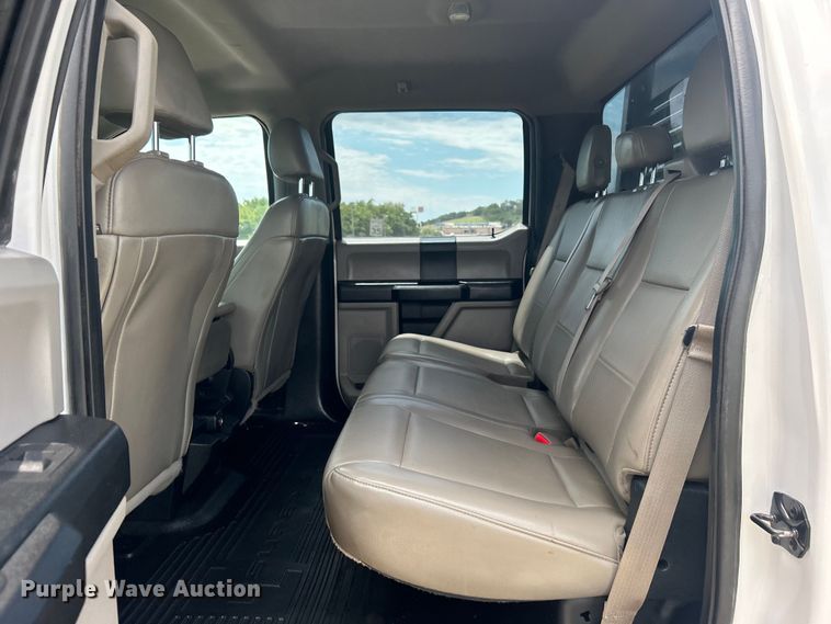 image for item DO6501 2017 Ford F550 Super Duty flatbed truck