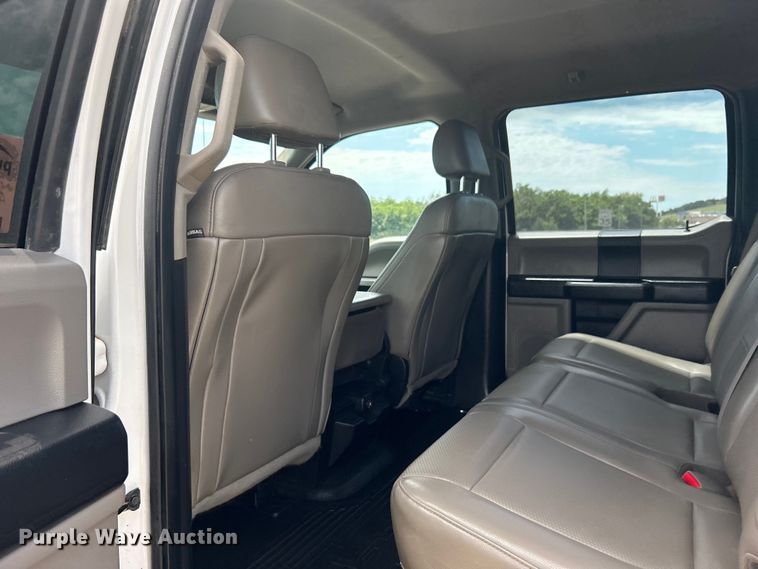 image for item DO6501 2017 Ford F550 Super Duty flatbed truck